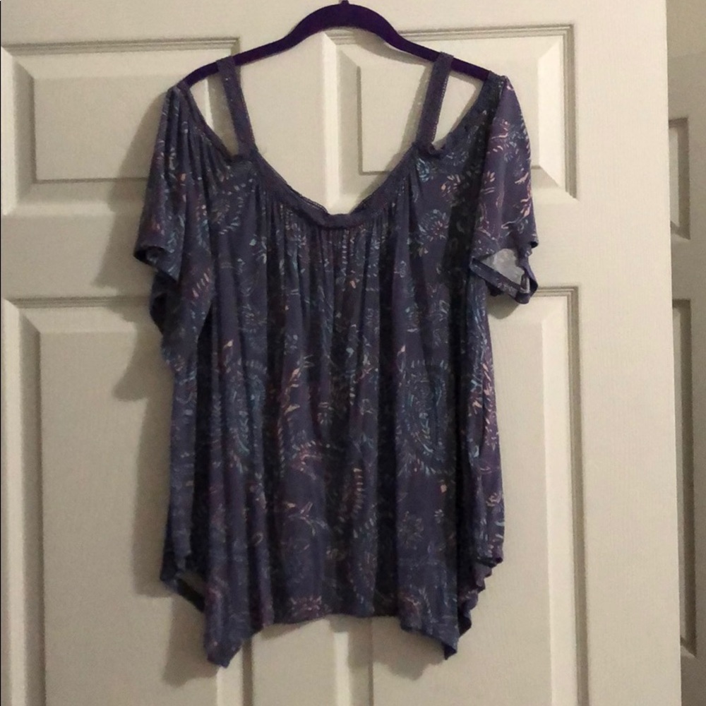 Cold shoulder tank top